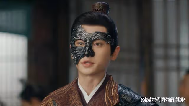 女孩本是被王女押來受審,卻不料下一秒變身推銷達人