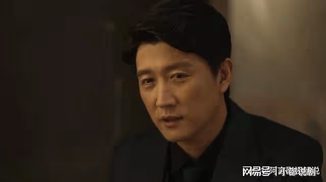 玫瑰:何西兩年學成歸來,化身中國機長求娶黃亦玫,黃振華看呆