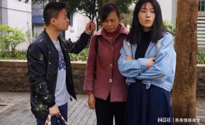 婆婆每月給我1000,卻跟親戚說給了5萬加每月3000,我用一招反制