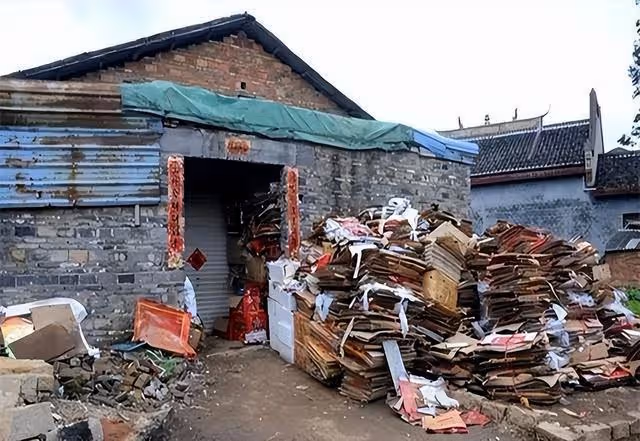 回顧:山西男子收廢品時,和廢品站大娘偷情,被大爺發現導致慘案