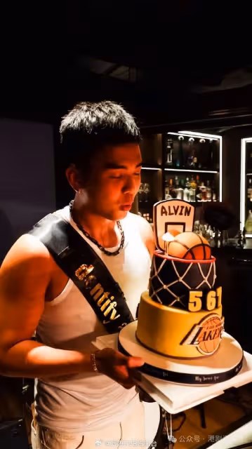 「億萬駙馬」伍富橋30歲生日狂收厚禮!富貴老婆再花5位數字送驚喜