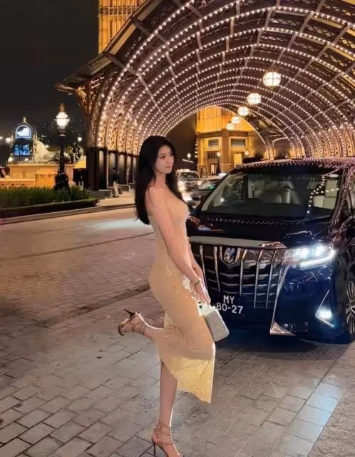 190CM女籃第一美女曬美照，顏值高身材傲人，網友：比李夢還漂亮
