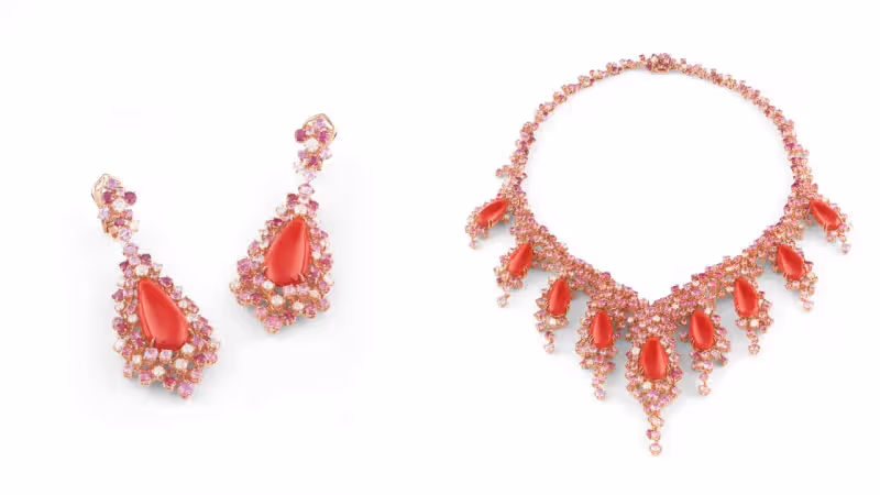 CHAUMET Bee My Love新有高級萌　超費工蜂巢圍兜項鍊秀工藝