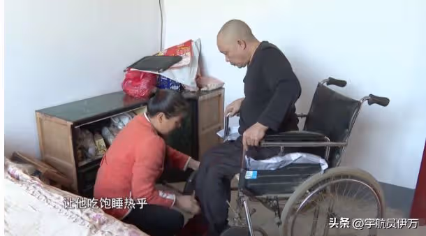 湖北女子攜癱瘓丈夫改嫁,10年間與兩任丈夫同吃同住,後來怎樣?