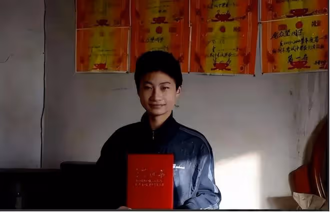 姜萍如何面對質疑?744分獲清華校長親迎的龐眾望,早已給出答案