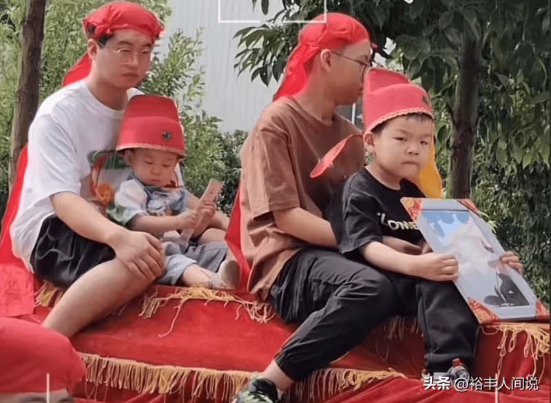 孫海洋送父親出殯惹爭議！孫卓孫輝坐棺材上，頭戴紅巾不穿孝服