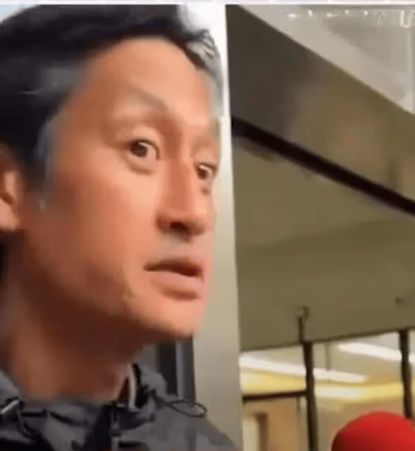 太卑微!46歲男星下跪求工作,精神狀態差,曝母親3周前去世原因