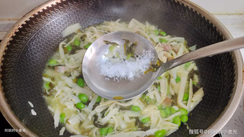 鮮毛豆和它絕配,以後就這樣吃!一炒一燜鮮美升級,吃出滿口生香、吃出好胃口
