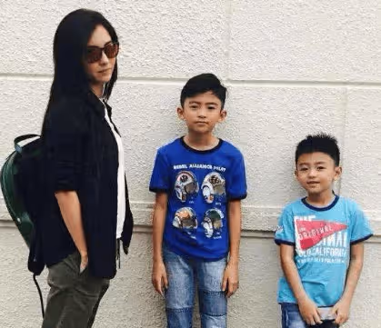 張柏芝疑官宣新戀情,和外籍男友人牽手超甜蜜!自曝大兒子很孝順