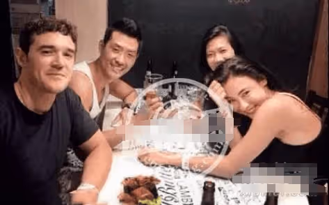 張柏芝疑官宣新戀情,和外籍男友人牽手超甜蜜!自曝大兒子很孝順