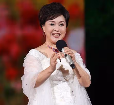 李谷一女兒近照曝光，曾登上23年春晚，竟是熟悉的女歌唱家！