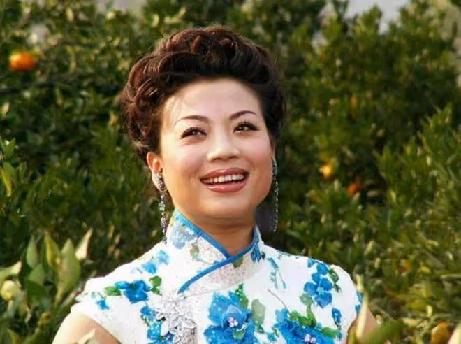 李谷一女兒近照曝光，曾登上23年春晚，竟是熟悉的女歌唱家！