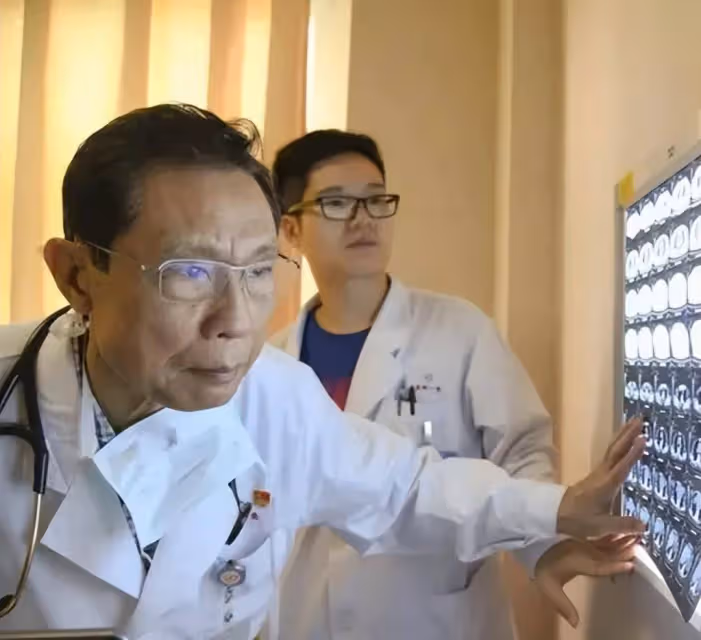 歲月不饒人?鍾南山院士近況曝光,全國人民都心疼了!