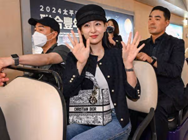 金智媛、周杰倫現東區站台! 眾星合體《ETtoday》全程直播