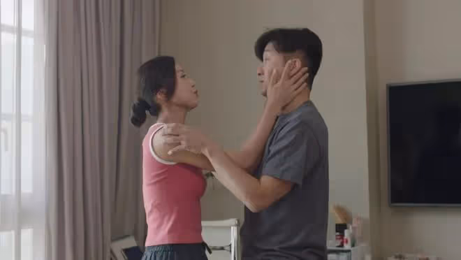 火速上位!27歲TVB小花與47歲視帝演情侶,網友贊兩人CP感十足