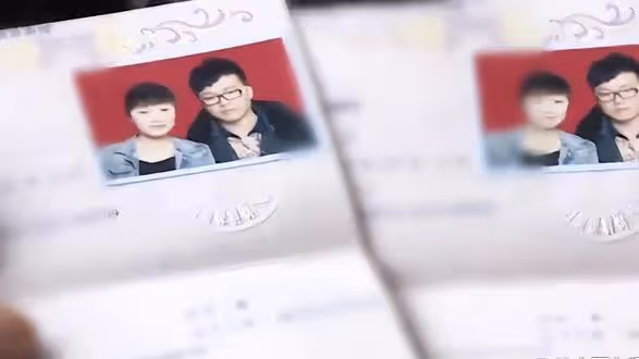 回顧:貴州男子整容成帥哥,四年不回家看妻兒,稱:她丑配不上我