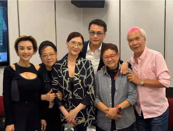 73歲TVB男星目送未婚妻入獄後，晚上即與波霸女星聚會！自爆有苦衷