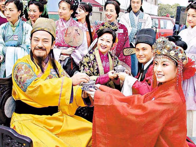 前TVB花旦大曬合照,力撐許志安復出!與TVB視帝分手後至今單身
