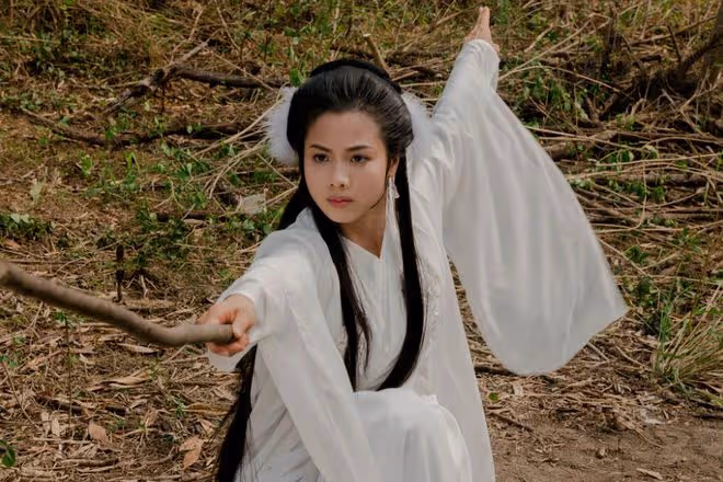 前TVB小花生活富貴!出席賭王女兒生日派對!又與霍啟剛弟媳出遊