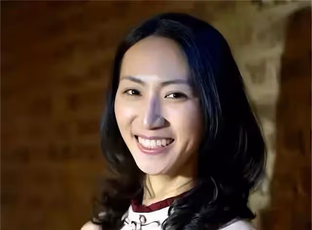 「清華才女」李一諾18歲保送清華,四年生3個娃,替世界首富花錢