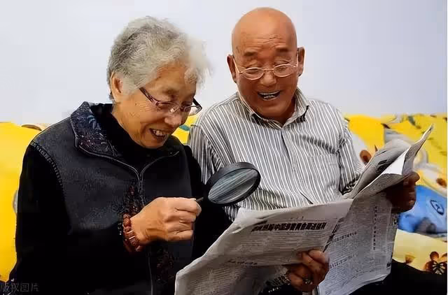 回顧晚年不能自理時，怎樣才能舒服度過餘生？聰明的老人如此解決