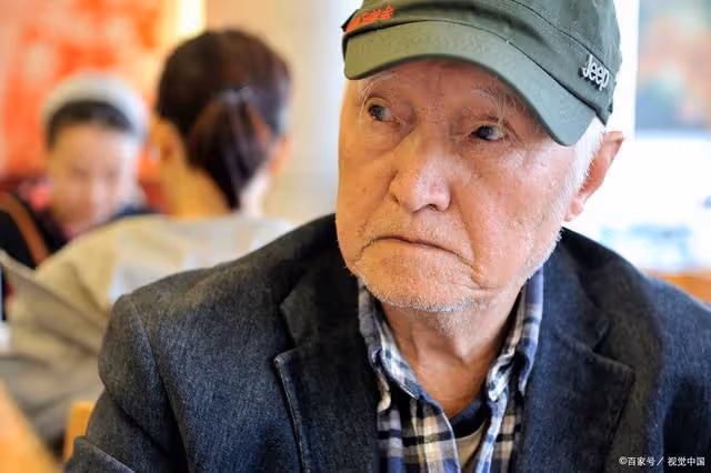 回顧晚年不能自理時,怎樣才能舒服度過餘生?聰明的老人如此解決