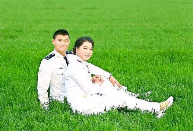 2013年,那個開著6萬噸航母穿越台海的徐玲,現在過得如何