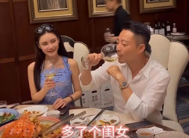 張蘭向小梅說創業經歷,婆媳相互敬酒,一起助力汪小菲做事業