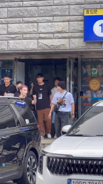 EXO團魂滿滿！金珉錫朴燦烈都去支持張藝興啦！同框下班照太久違