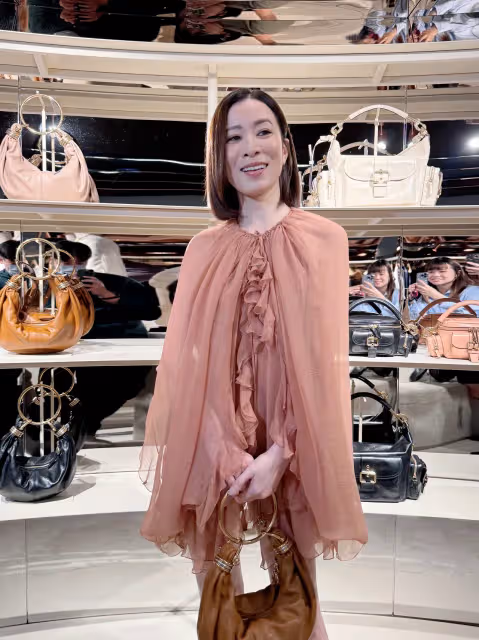 香港直擊｜佘詩曼套Chloé雪紡裙「超接地氣」　懷念台灣鹹酥雞想到吞口水
