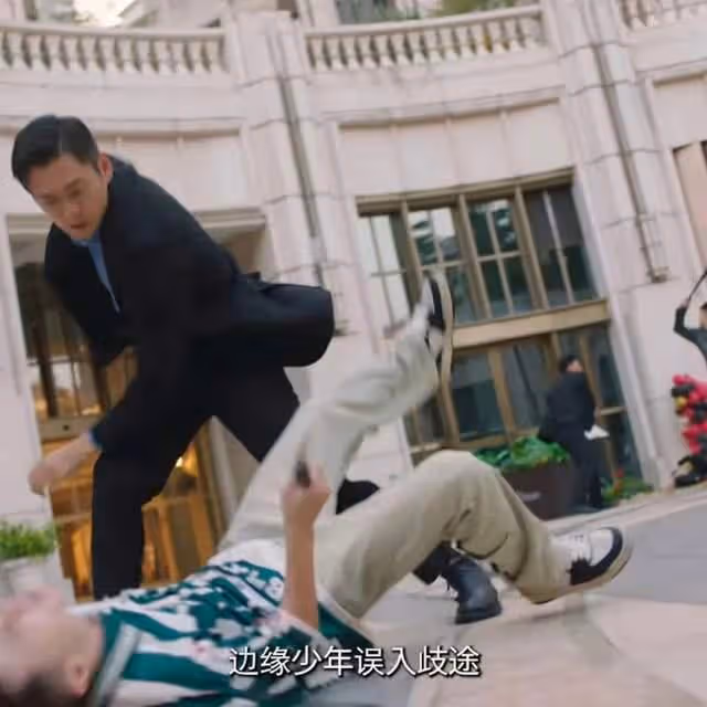 警匪港劇《反黑英雄》,四名警察,四種人生命運,誰將活到最後?