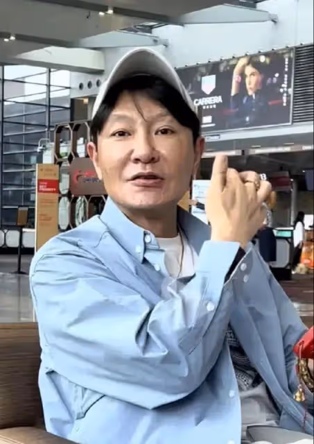 李宗翰現身機場!面部凹凸,法令紋極深,網友:像達康,本人回應