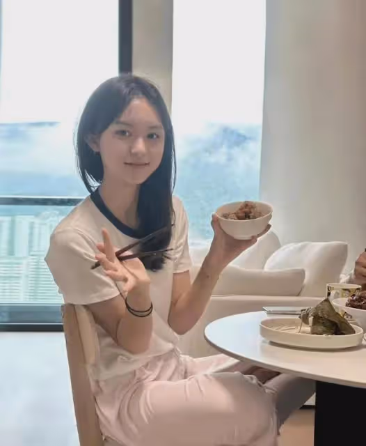 她成玫瑰的故事唯一敗筆!又黑又土完全不像劉亦菲,誰來演更合適