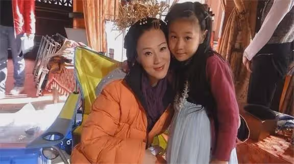 她7歲從天津到香港,是TVB「御用情婦」,演上百部作品卻是二三線