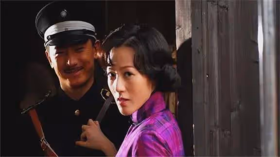 她7歲從天津到香港,是TVB「御用情婦」,演上百部作品卻是二三線