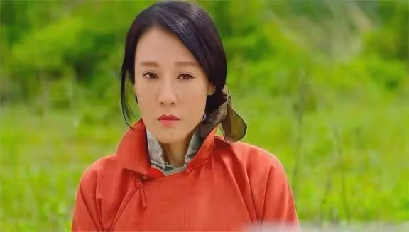她7歲從天津到香港,是TVB「御用情婦」,演上百部作品卻是二三線