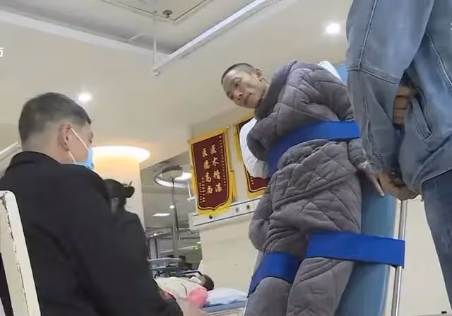 男子背叛家庭毒打妻子,提出離婚後9天中風癱瘓,妻子堅決離婚