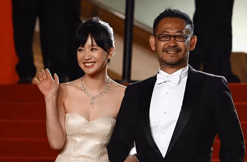 「藏」了那麼多年,原來她就是姜武妻子,兄弟倆的審美差距真大!