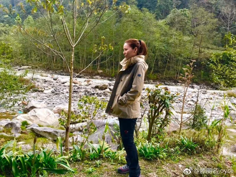 TVB女星滕麗名因車禍面部縫20針,慶幸未留疤,全靠母親一妙招