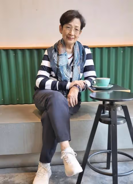 79歲TVB老戲骨曾被記者不禮貌對待,拍大合照被趕走截掉:真沒禮貌