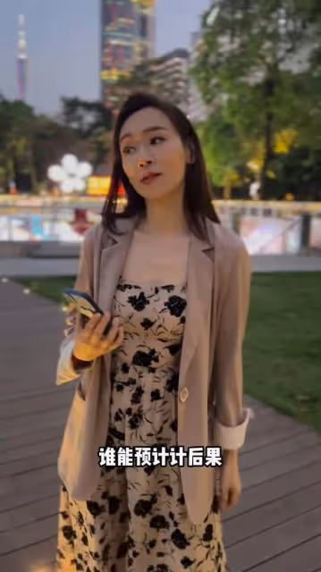 前TVB港姐冠軍為養育子女,每晚熬通宵直播掙錢,兩孩生父至今仍是謎