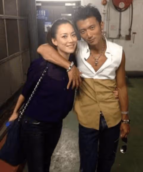 霍汶希:續約 20 年,我在辦公室等你!謝霆鋒張柏芝王菲歸屬已定!