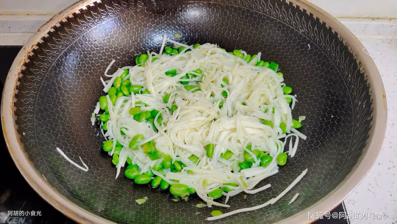 夏天敞開吃,水裡長出的「一口鮮」!炒一炒煮一煮,一口清爽鮮靈、鮮味加倍