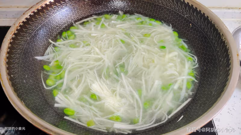 夏天敞開吃,水裡長出的「一口鮮」!炒一炒煮一煮,一口清爽鮮靈、鮮味加倍