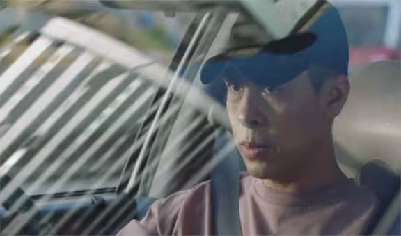暈倒後不幸離世！TVB老戲骨鄭啟泰遺作開播！出場15分鐘告別熒幕