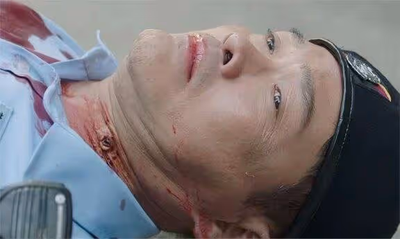 暈倒後不幸離世！TVB老戲骨鄭啟泰遺作開播！出場15分鐘告別熒幕