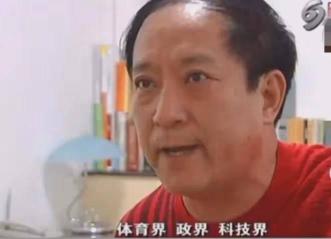74歲牛群滿臉滄桑,曾紅極一時,離開馮鞏後,為何淪落至此?