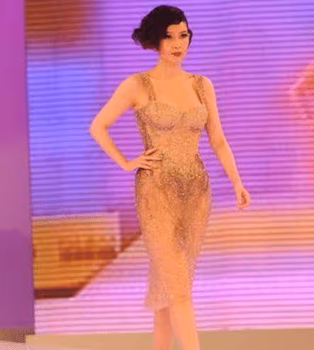 曾是香港第一玉女,為防老「不曬太陽不生孩子」,今52歲嫩出水