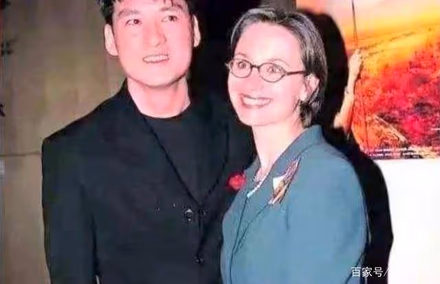 周華健和他美國老婆,顏值相差大被嘲像母子,結婚34年卻恩愛如初
