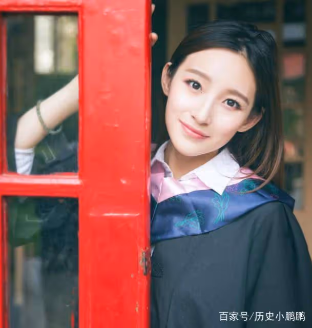 央視的美女主持,長得太漂亮了,網友:比董卿、周濤還漂亮